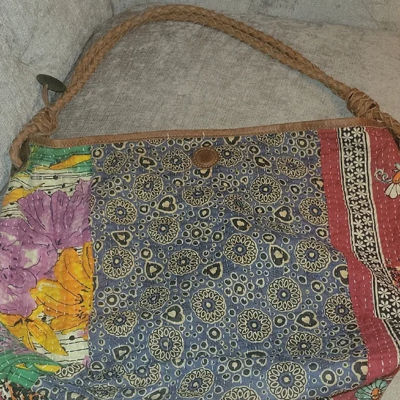 Will Leather Goods Red and Green Shoulder Bag with Floral Design - Picture 5 of 7